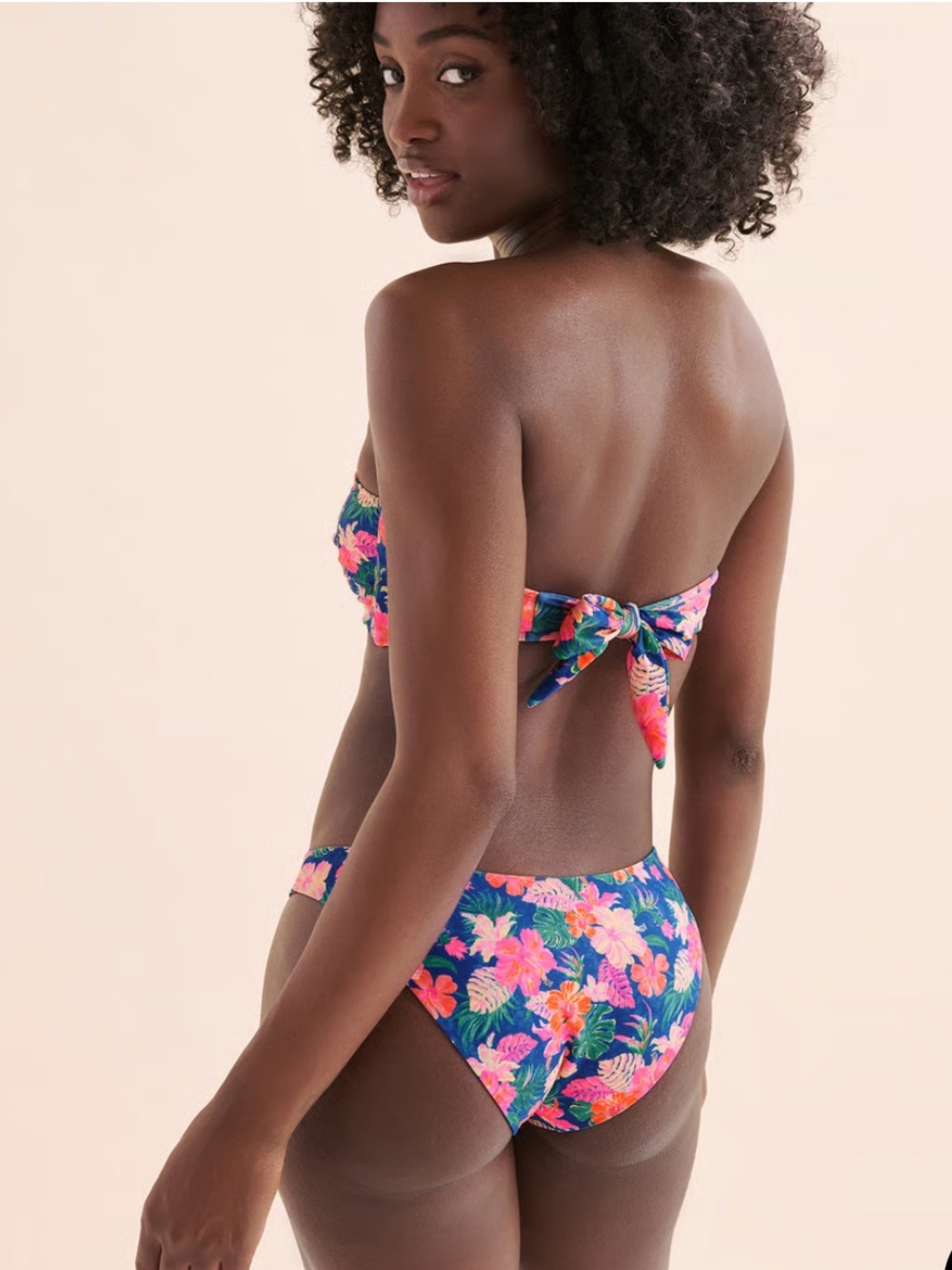 Kulani Kinis Bikini - Picture 9 of 9